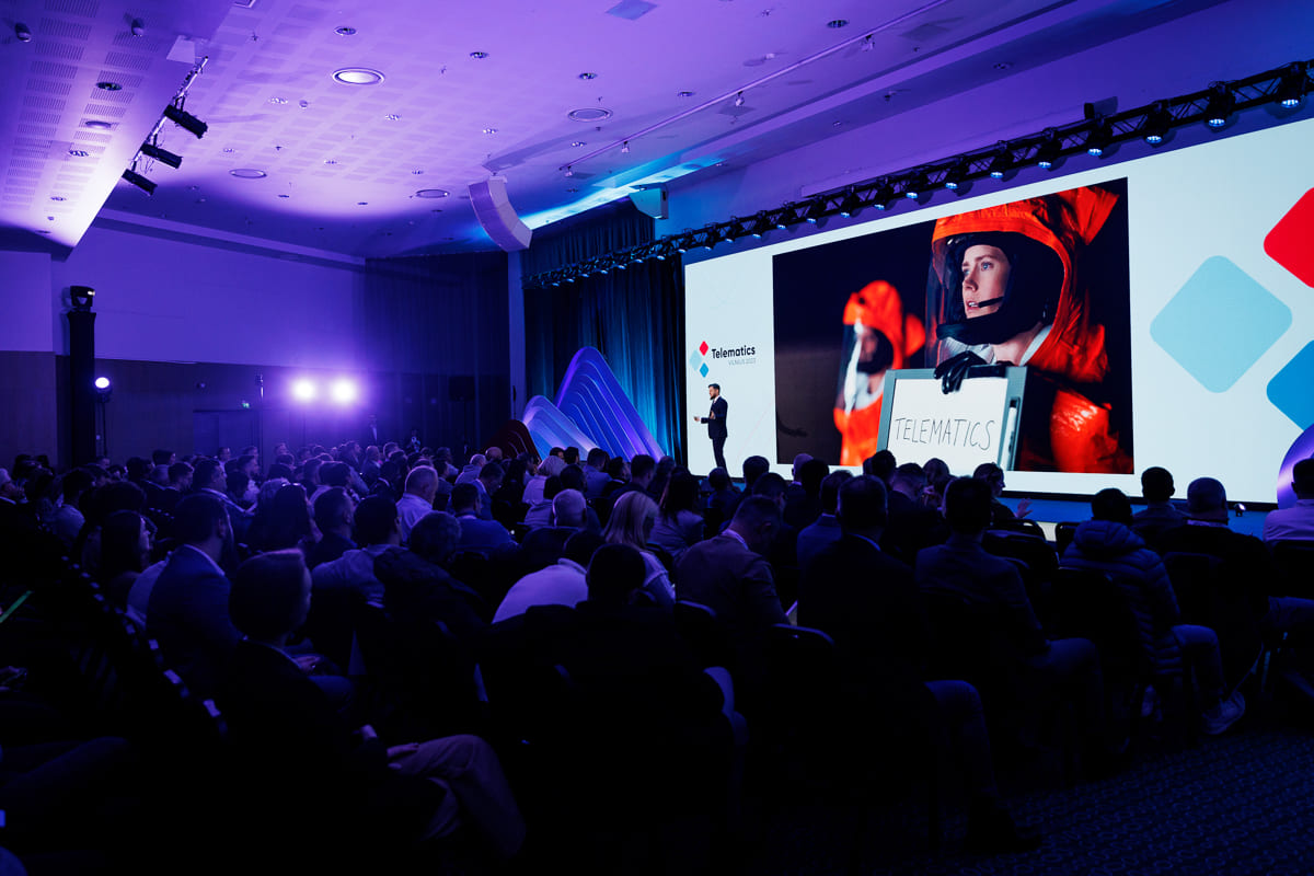 Определение смелого курса для совместного успеха с Wialon