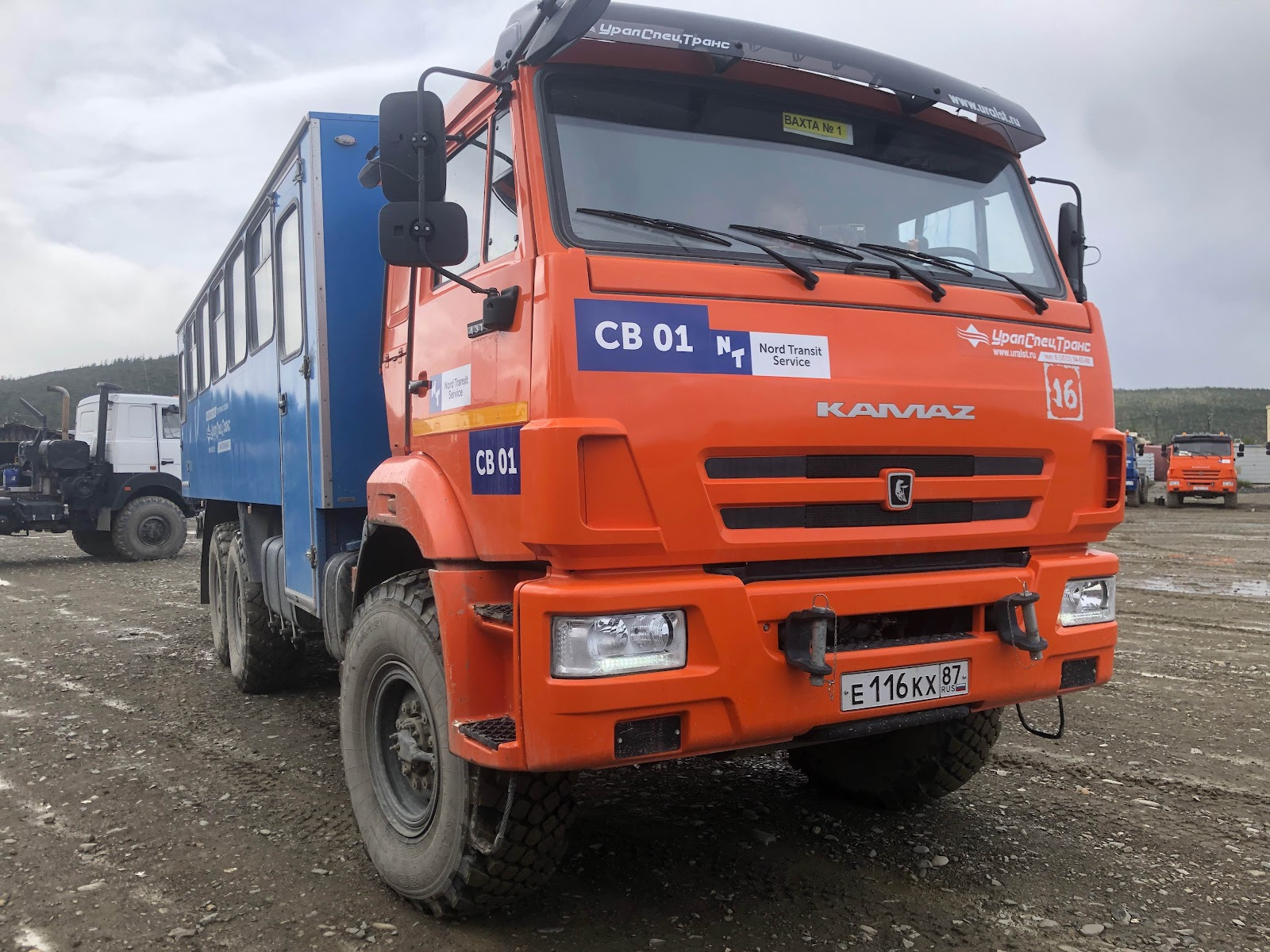 Грузовой автомобиль клиента, оснащенный системой оповещения водителя