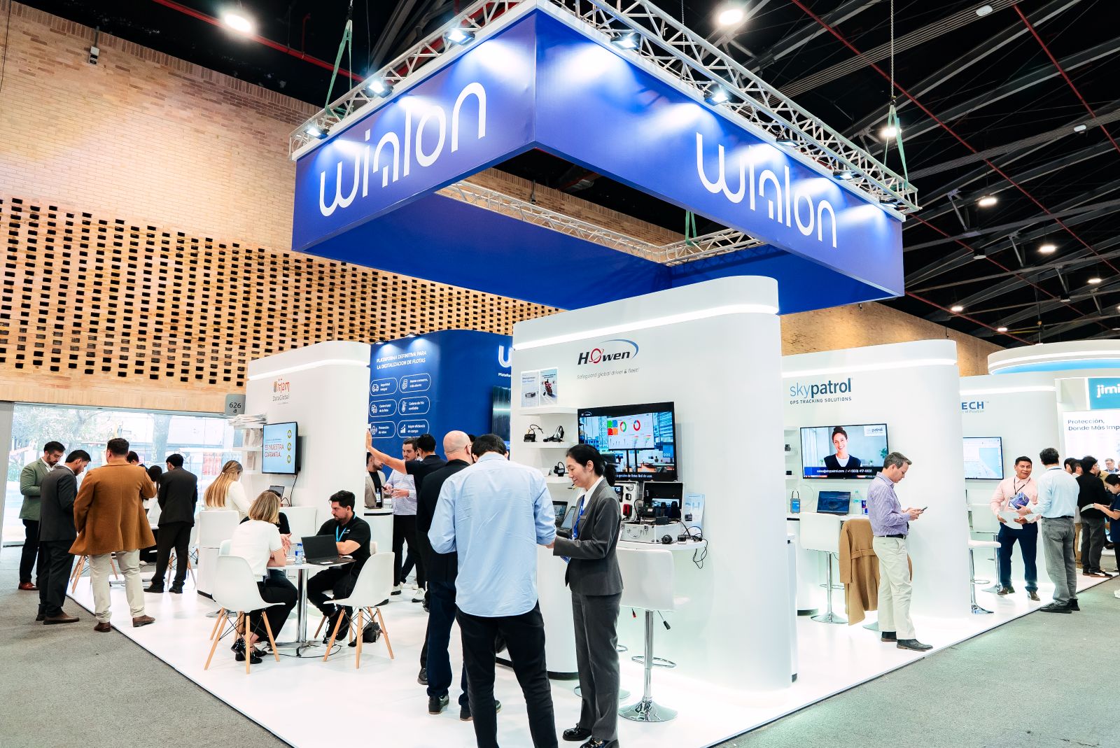 Wialon Fleet Management Hub Ess 2026
