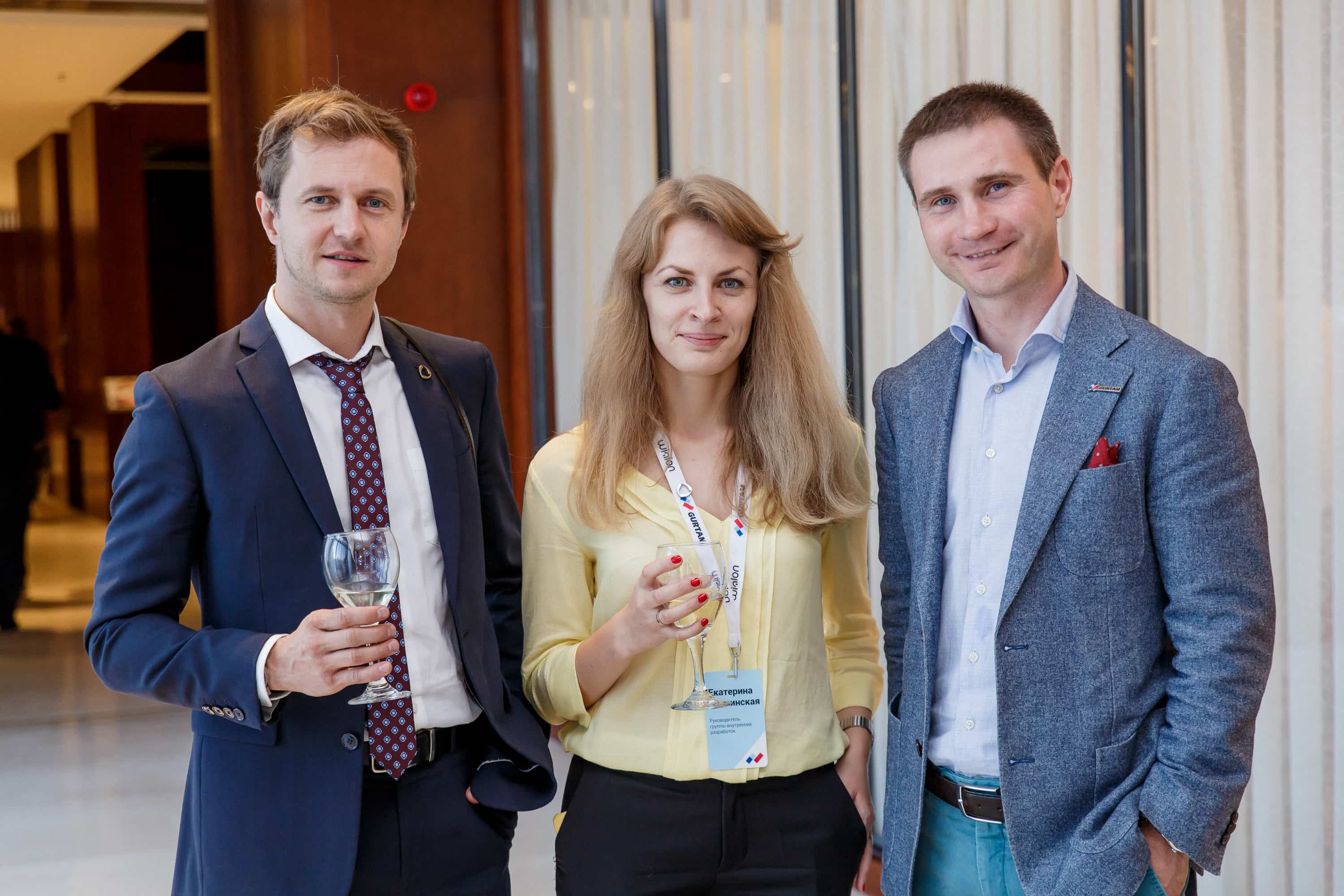 Warming up: trainings, quest, and speed dating